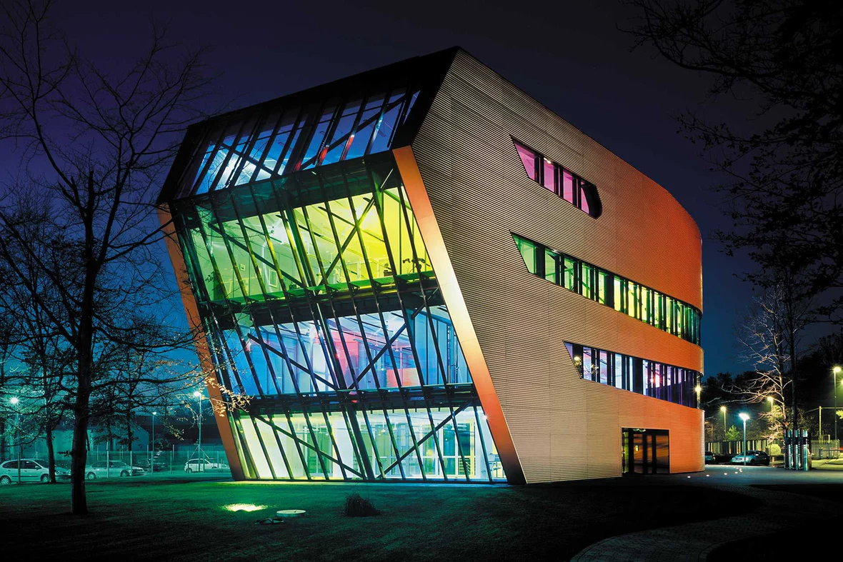 Menerga Zentrale, Slovenia