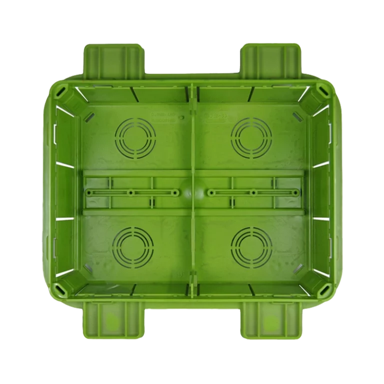 Connection box for hollow walls or in masonry