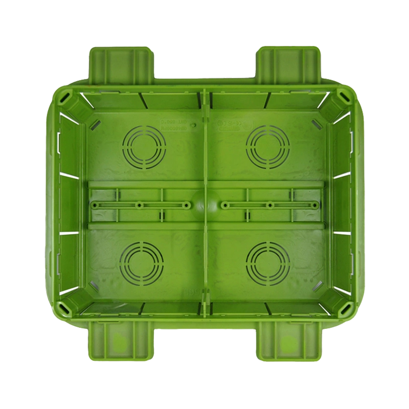 Connection box for hollow walls or in masonry